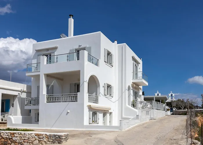 Διαμέρισμα Lydia's West *