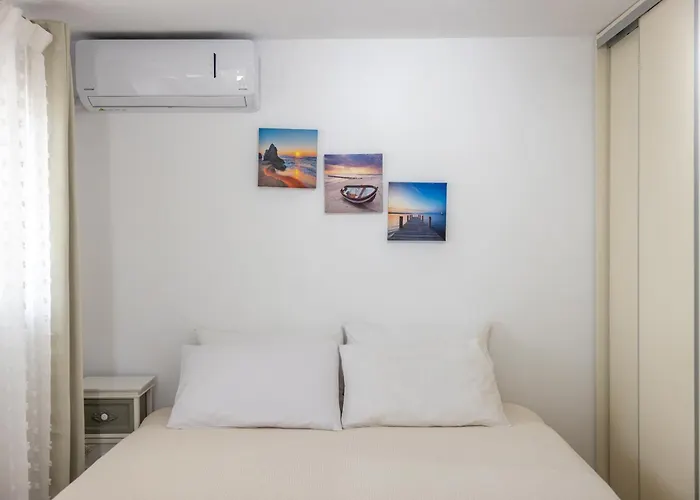 Διαμέρισμα Lydia's West