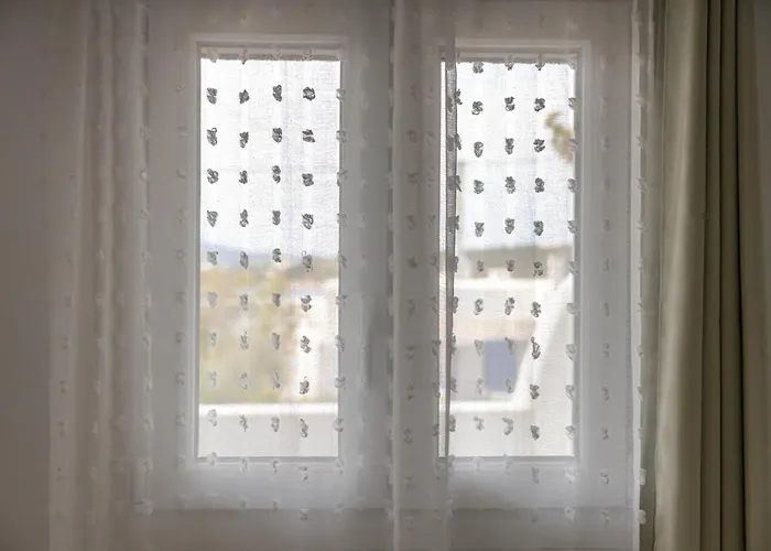 Διαμέρισμα Lydia's West *