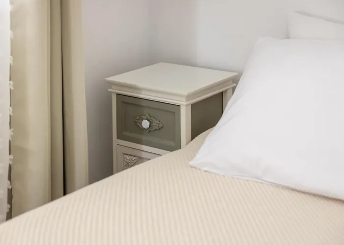 Διαμέρισμα Lydia's West