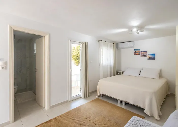 Διαμέρισμα Lydia's West