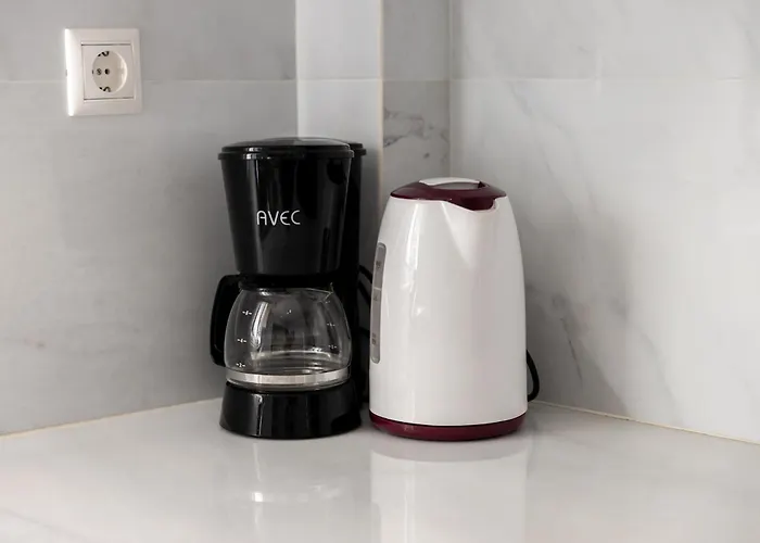 Lydia's West Αλυκή