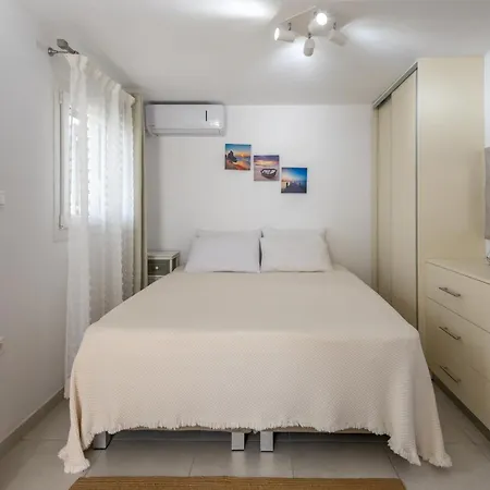 Apartmán Lydia's West Alikí