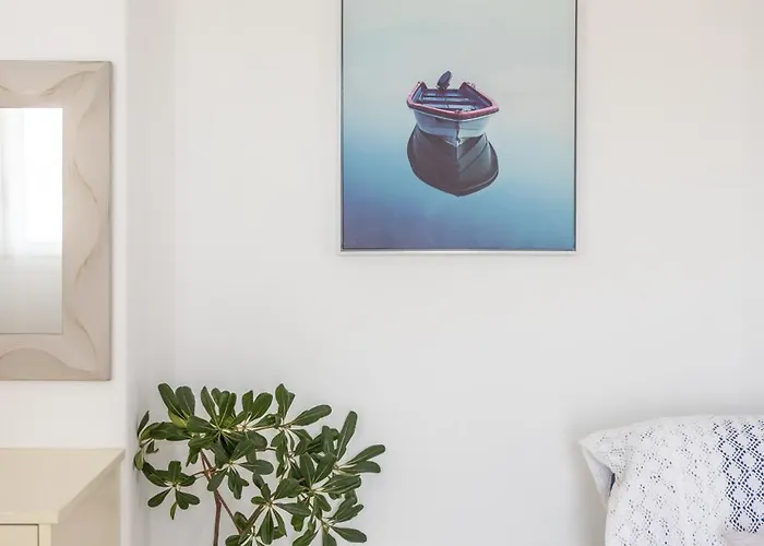 Lydia's West Aliki (Paros)