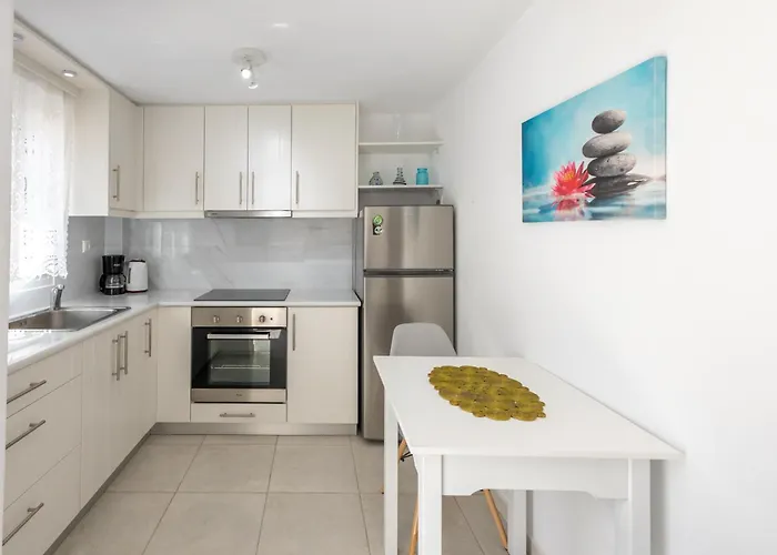 Apartment Lydia's West