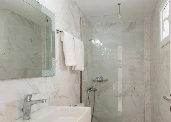 Lydia's West Aliki (Paros)